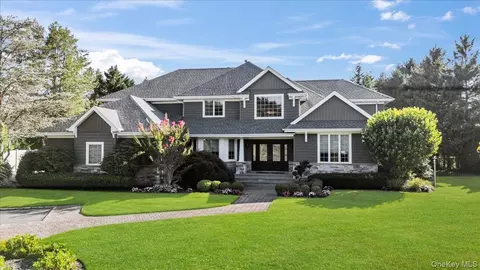 23 Jagger Ct, Melville, NY 11747