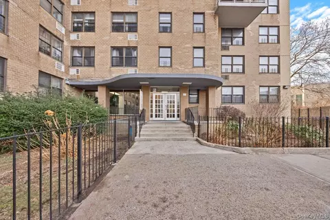 1966 Newbold Ave #709, New York, NY 10472