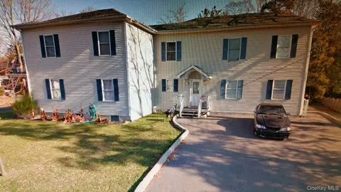 80 Olive St, Huntington Station, NY 11746