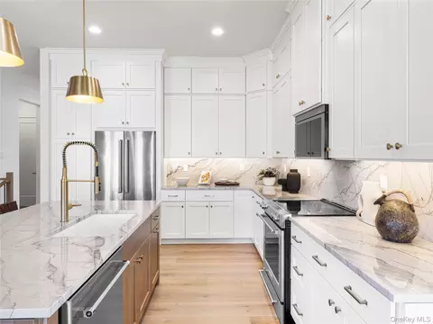 Kitchen - 1002 Summit Loop #37, Carmel, NY 10512 photo 3 of 3
