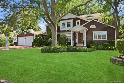 130 Fairview Rd, Massapequa, NY 11758