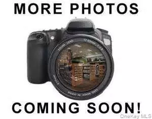 1 Autumn Ln, Amityville, NY 11701