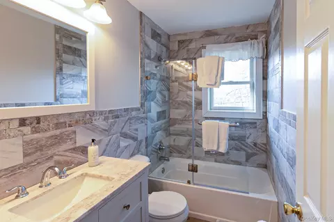 Bath - Undisclosed, Bridgehampton, NY 11932 photo 3 of 3