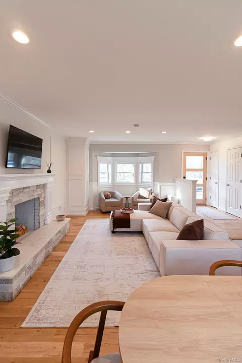 Living - Undisclosed, Bridgehampton, NY 11932 photo 5 of 5