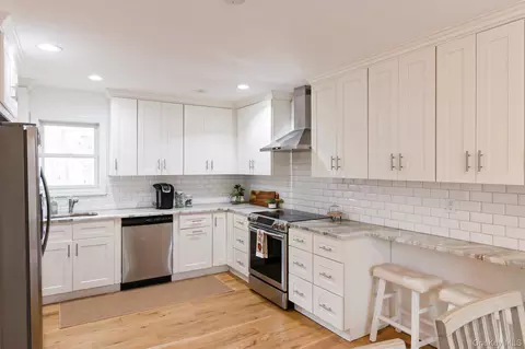Kitchen - Undisclosed, Bridgehampton, NY 11932 photo 1 of 2