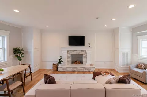 Living - Undisclosed, Bridgehampton, NY 11932 photo 2 of 5