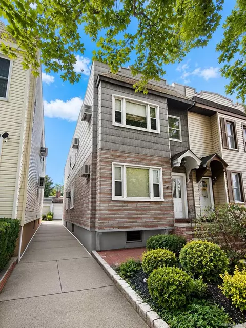 5942 58th Rd, New York, NY 11378