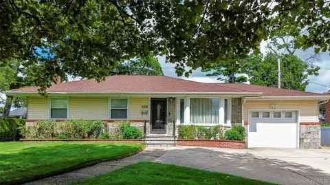 108 Marcus Ave, North Hempstead, NY 11040