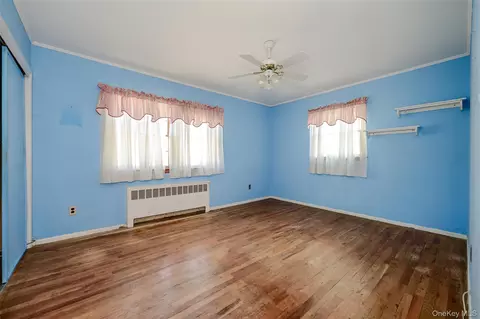 Bedroom - 87 Central Park Rd, Plainview, NY 11803 photo 1 of 3