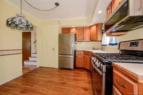 Kitchen - 87 Central Park Rd, Plainview, NY 11803 photo 1 of 2