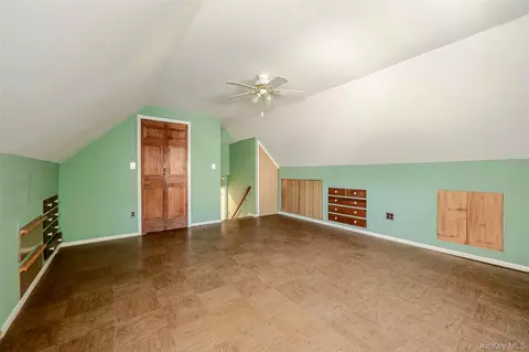 Bedroom - 87 Central Park Rd, Plainview, NY 11803 photo 3 of 3