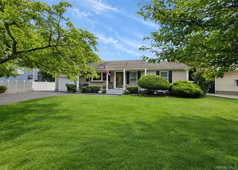 12 Walnut St, Centereach, NY 11720