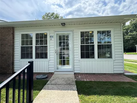 404 Woodbridge Dr #D, Ridge, NY 11961