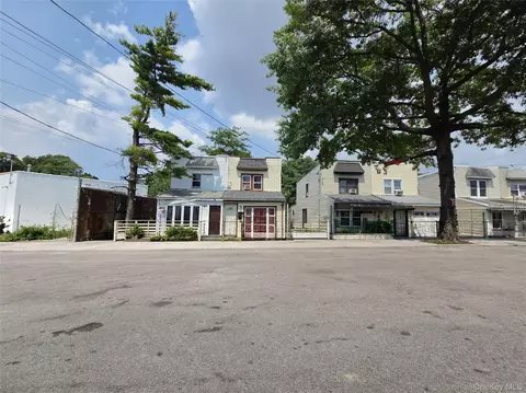 15 Preston Ct, Brooklyn, NY 11234