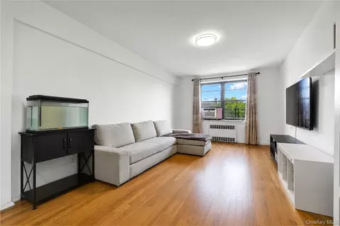 Living - 25-40 Union St #4E, Flushing, NY 11354 photo 2 of 2