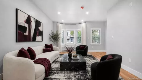 506 E 183rd St, New York, NY 10458