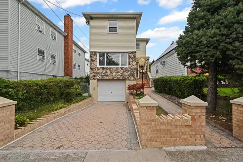238-11 148th Dr, New York, NY 11422