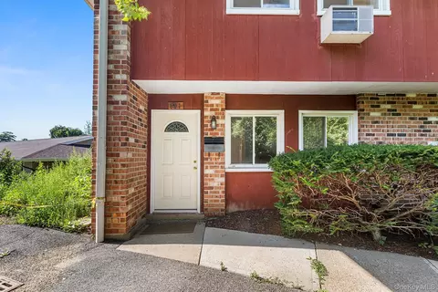 601 Old Country Rd, Greenburgh, NY 10523
