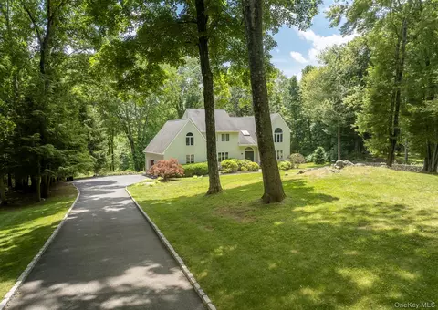 12 Hilltop Rd, Lewisboro, NY 10597
