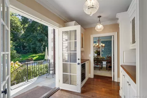 Entry Way - 29 Upper Hook Rd, Katonah, NY 10536 photo 3 of 5