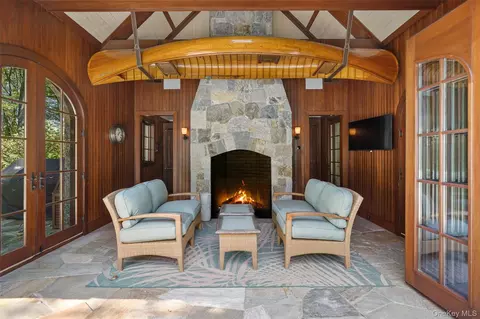 Exterior - 29 Upper Hook Rd, Katonah, NY 10536 photo 12 of 14