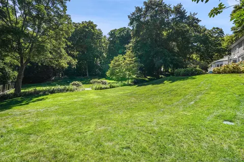 Exterior - 29 Upper Hook Rd, Katonah, NY 10536 photo 7 of 14