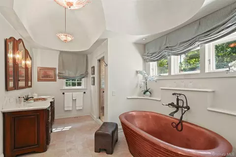 Bath - 29 Upper Hook Rd, Katonah, NY 10536 photo 2 of 3