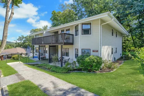 34 Warwick Pl #B, Yorktown, NY 10598