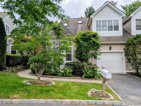 23 Roundtop Rd, Yonkers, NY 10710