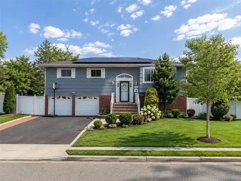 46 Convent Rd, Syosset, NY 11791