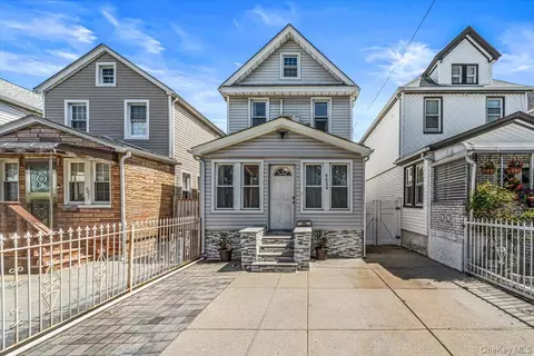 9039 201st St, New York, NY 11423