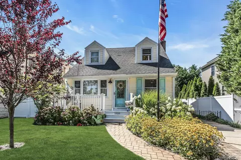 1910 Frederick Ave, Merrick, NY 11566