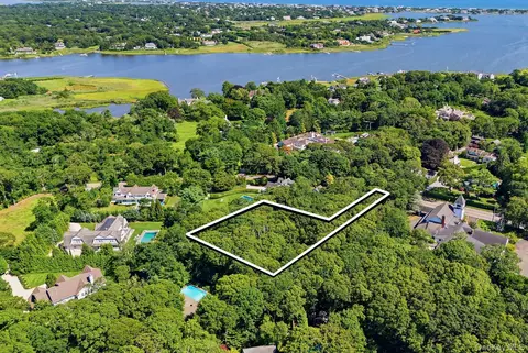 98 Meeting House Rd, Southampton, NY 11978