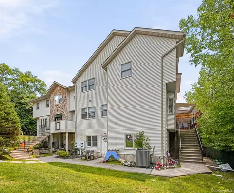 4 Spruill Ct, Ramapo, NY 10952