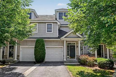 1805 Half Moon Bay Dr, Cortlandt, NY 10520