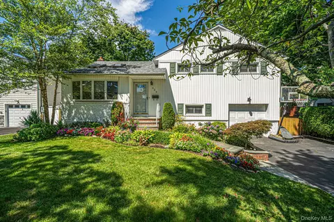 838 Virginia Ave, North Bellmore, NY 11710