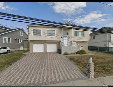 53 East Ave, Lawrence, NY 11559
