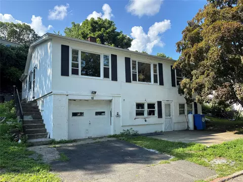 10 Cherry St, Highlands, NY 10922