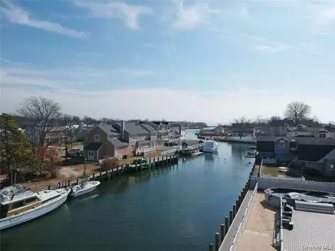 370 Clocks Blvd, Massapequa, NY 11758