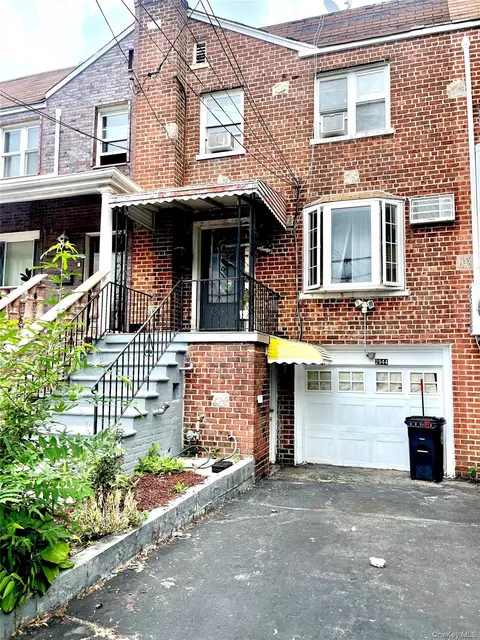 2944 Lurting Ave, New York, NY 10469