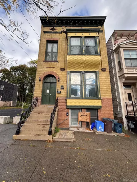 323 Clinton Ave, Albany, NY 12210