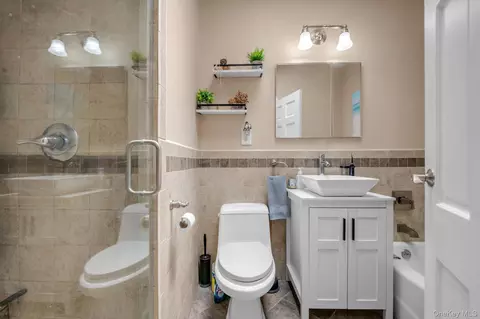 Bath - 14617 58th Rd, Flushing, NY 11355 photo 1 of 2