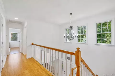 Entry Way - 15 Cedar Ln, Brookhaven, NY 11772 photo 2 of 2