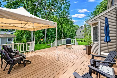 Exterior - 15 Cedar Ln, Brookhaven, NY 11772 photo 7 of 14