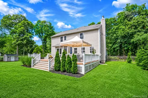 Exterior - 15 Cedar Ln, Brookhaven, NY 11772 photo 12 of 14