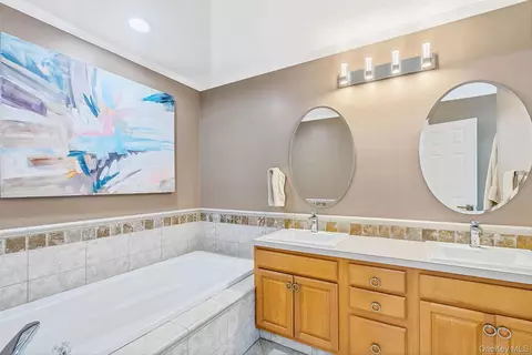 Bath - 15 Cedar Ln, Brookhaven, NY 11772 photo 3 of 4