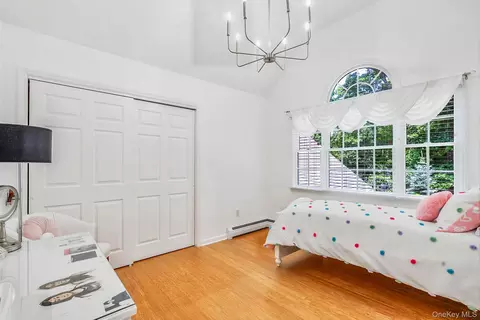 Bedroom - 15 Cedar Ln, Brookhaven, NY 11772 photo 3 of 4