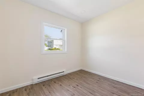 Bedroom - 91 Circle Dr W, Patchogue, NY 11772 photo 4 of 4