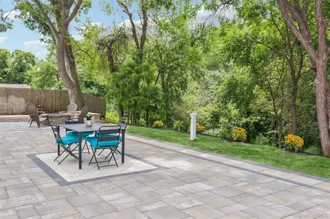 Exterior - 91 Circle Dr W, Patchogue, NY 11772 photo 4 of 14