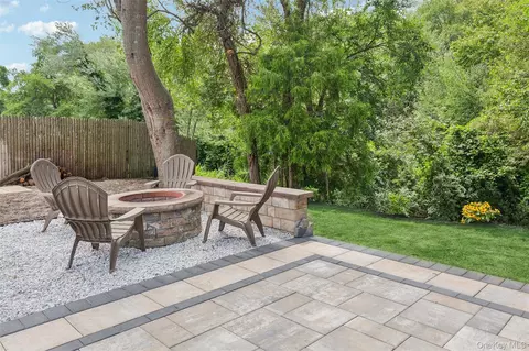 Exterior - 91 Circle Dr W, Patchogue, NY 11772 photo 7 of 14